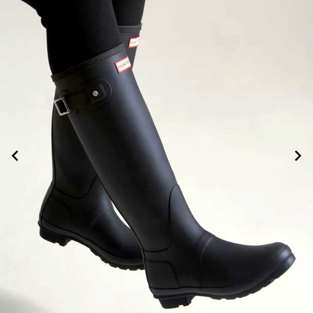 Like New Hunter original tall rain boots size 10